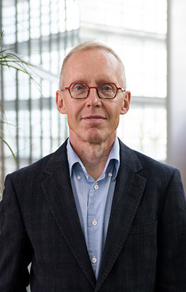 Byst av Juha-Pekka Halmeenmäki